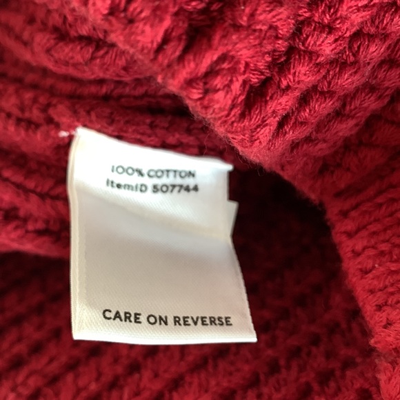 Beautiful Red Snow Flake Sweater - 100% cotton - Size Large - Picture 5 of 5